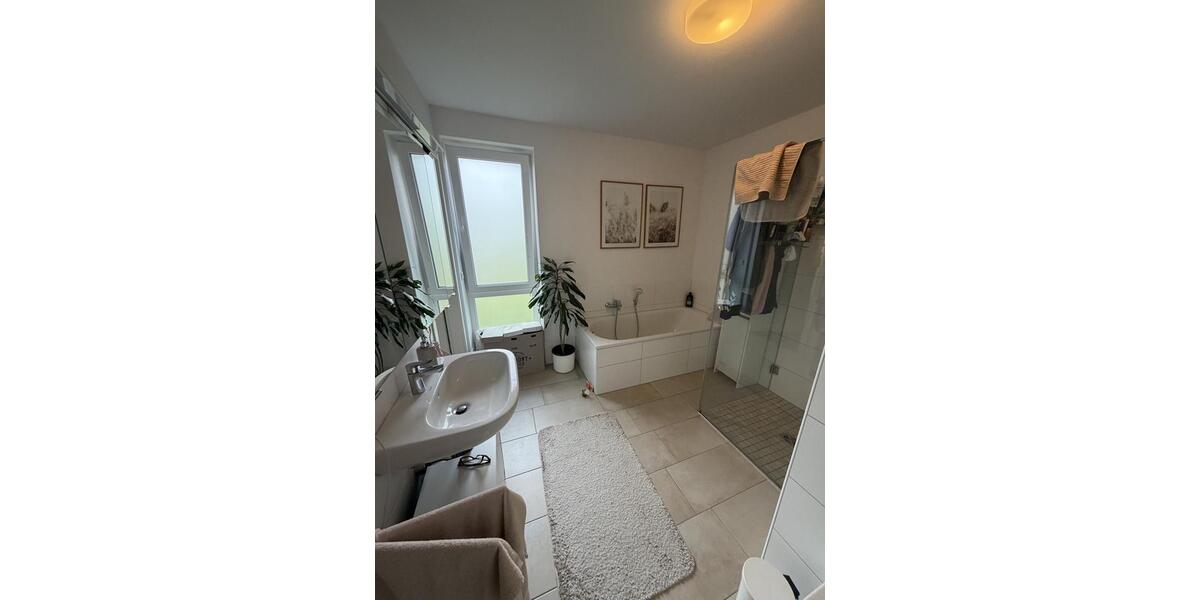 Etagenwohnung Oldenburg Etzhorn - 3 Zimmer, 93 m&sup2;, 1.200&euro; | Angebot:26660326