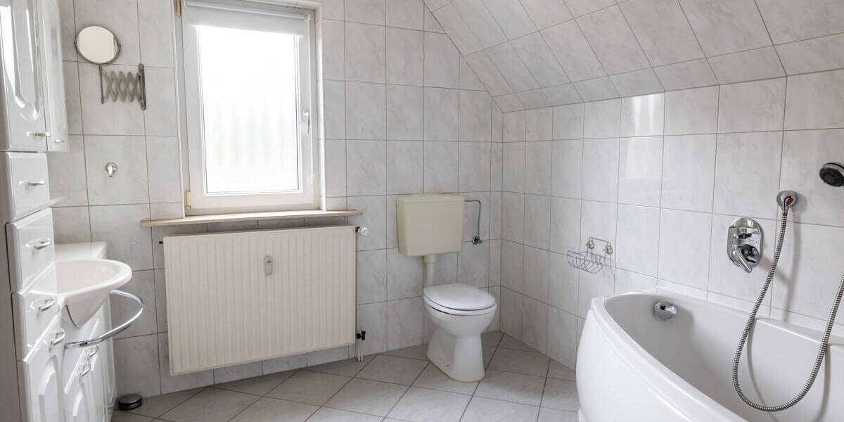 Etagenwohnung Ganderkesee Neuenlande - 6 Zimmer, 145 m&sup2;, 149.000&euro; | Angebot:25846192