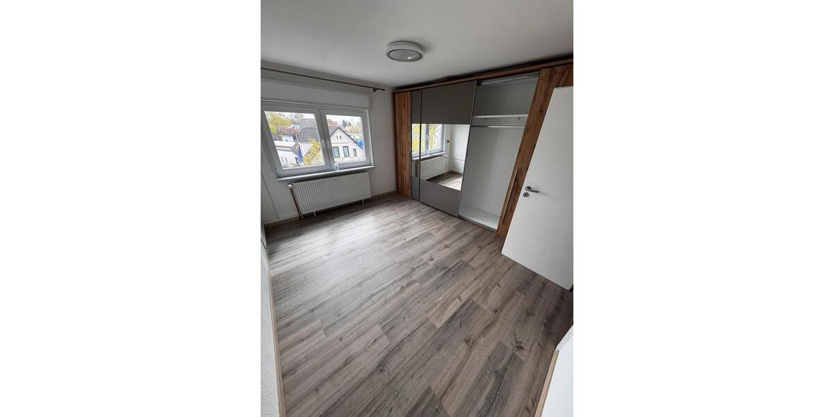 Etagenwohnung Delmenhorst - 4.5 Zimmer, 115 m&sup2;, 1.000&euro; | Angebot:26237622