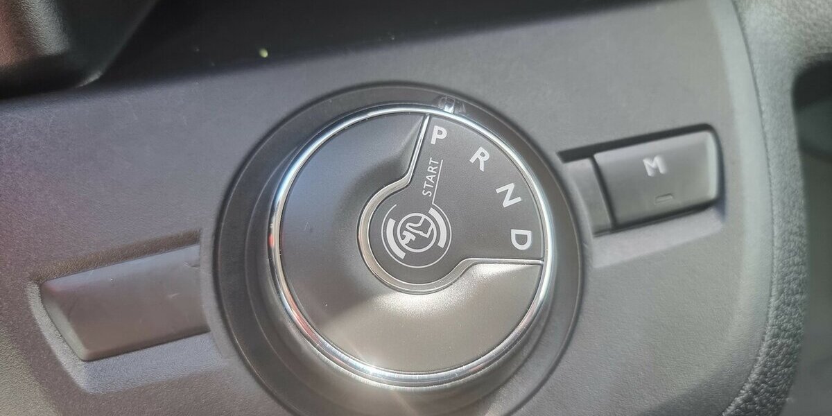 Opel Zafira Life Edition M Vivaro 9-Sitzer Automatik 87.900 km 27.900 &euro; Garrel 49681