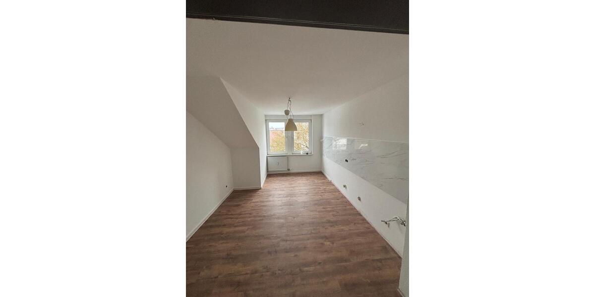 Dachgeschoßwohnung Oldenburg Bürgeresch - 4 Zimmer, 15 m&sup2;, 450&euro; | Angebot:25045188