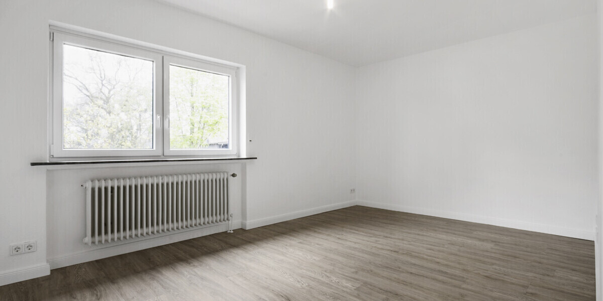 Ganderkesee-Schierbrok Renoviertes Einfamilienhaus in Feldrandlage mit Keller, Garage und EBK - Einfamilienhaus Ganderkesee | Angebot:26366702