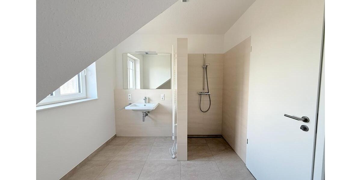 Dachgeschoßwohnung Oldenburg Etzhorn - 2 Zimmer, 64 m&sup2;, 1.160&euro; | Angebot:26148346