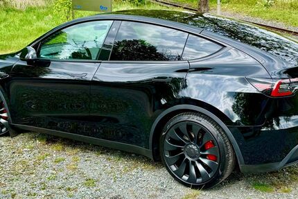 Tesla Model Y 31.500 km 35.750 &euro; Bad Zwischenahn 26160