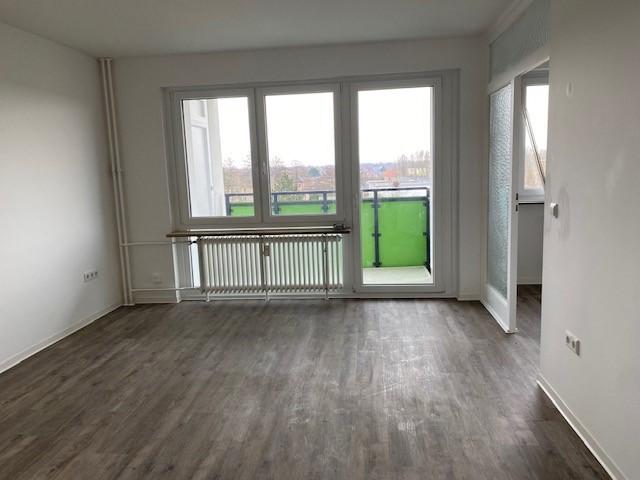 Helle 2-Zimmer-Wohnung mit Balkon zimmer