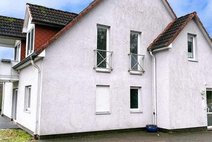 Schöne Dachgeschosswohnung mit ausgebautem Spitzboden und Balkon in Falkenburg! 3 zimmer