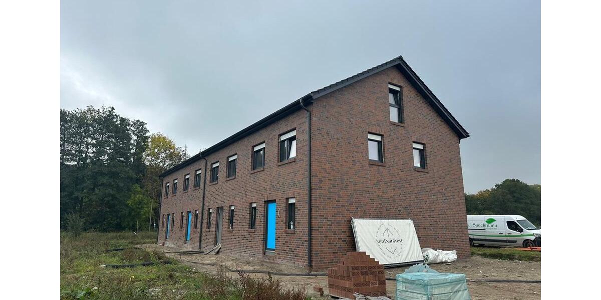 Rastede - Im Göhlen: Neubau-Reihenendhaus mit Einbauküche als Erstbezug 5 zimmer