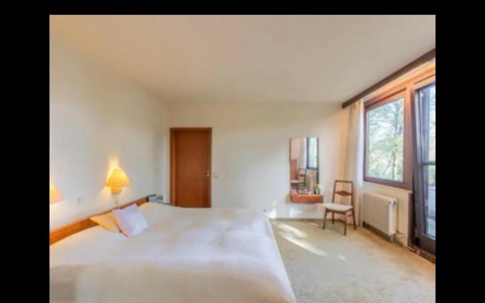 Einfamilienhaus Delmenhorst - 7 Zimmer, 260 m&sup2;, 1.900&euro; | Angebot:25887858