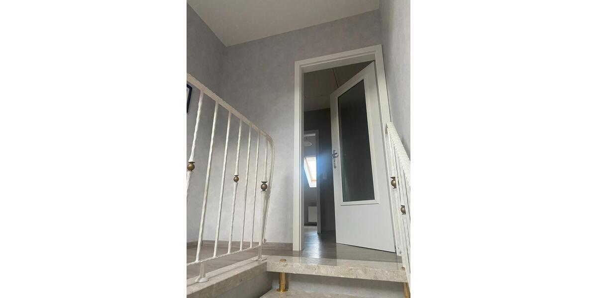 Dachgeschoßwohnung Varel - 3 Zimmer, 101 m&sup2;, 800&euro; | Angebot:25172482