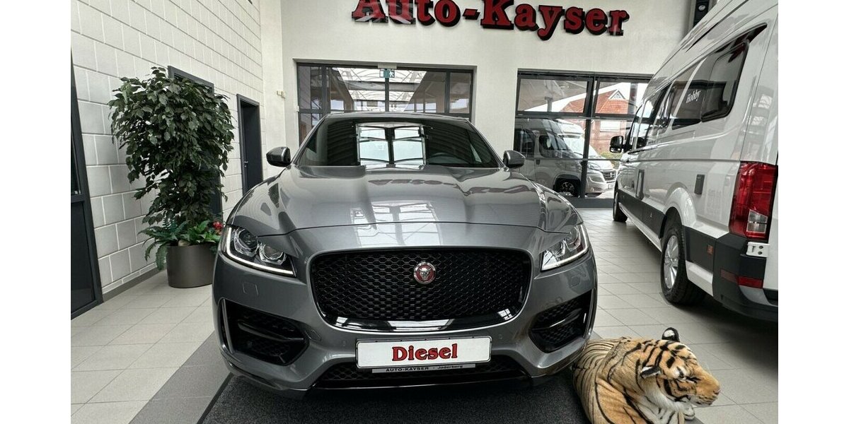 Jaguar F-Pace 3,0 D AWD R-Sport +AHK+Panorama+Navi+Kamera 92.200 km 28.990 € Jaderberg 26349