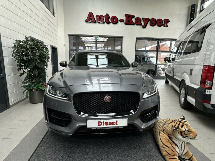 Jaguar F-Pace 3,0 D AWD R-Sport +AHK+Panorama+Navi+Kamera 92.200 km 29.990 € Jaderberg 26349