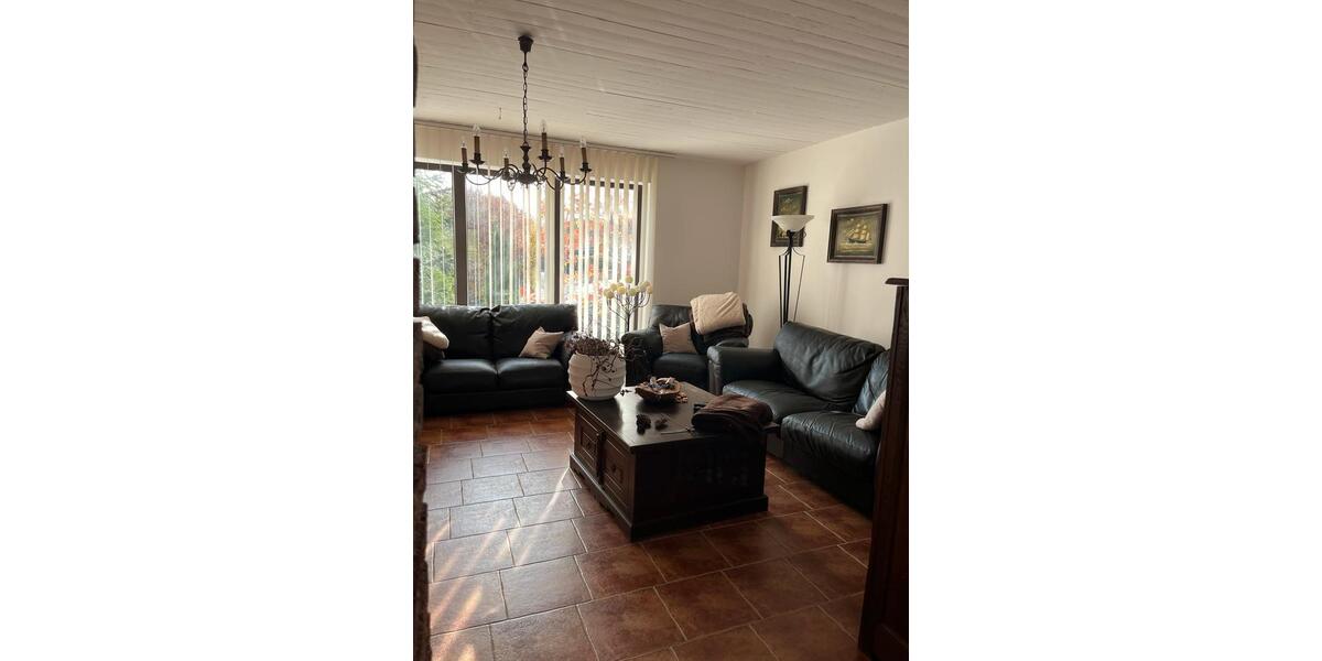 Einfamilienhaus Edewecht - 7 Zimmer, 250 m&sup2;, 550.000&euro; | Angebot:27085626