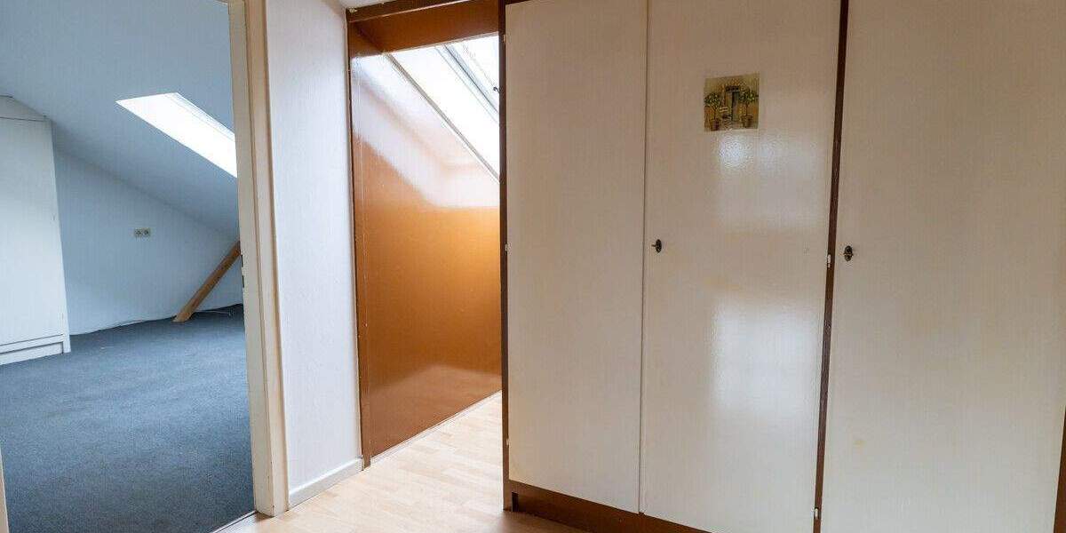 *** 3 WE - 1 WE frei - 2 vermietet - BELIEBTE LAGE in GUTER NACHBARSCHAFT *** 7 zimmer