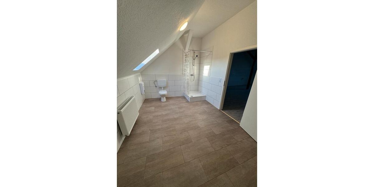 Etagenwohnung Jade - 2.5 Zimmer, 80 m&sup2;, 900&euro; | Angebot:26329684