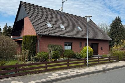 Haus Großenkneten - 7 Zimmer, 211 m&sup2;, 395.000&euro; | Angebot:26186368