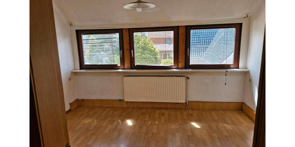 Mehrfamilienhaus, Wohnhaus Delmenhorst Deichhorst - 7 Zimmer, 155 m&sup2;, 309.000&euro; | Angebot:26758559