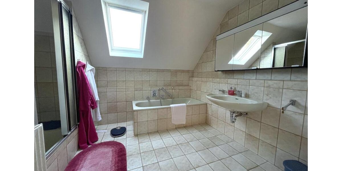 Einfamilienhaus Westerstede - 5 Zimmer, 208 m&sup2;, 1.550&euro; | Angebot:24857839