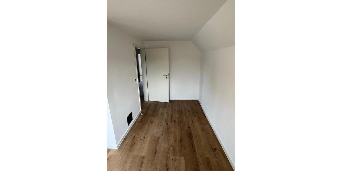 Dachgeschoßwohnung Westerstede - 2.5 Zimmer, 120 m&sup2;, 1.200&euro; | Angebot:24576326