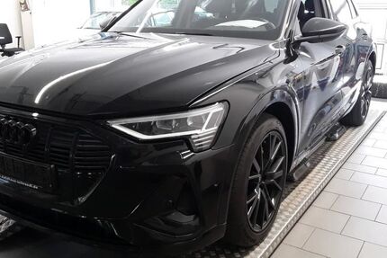 Audi e-tron 78.400 km 35.700 &euro; Rastede/ Wahnbek 26180
