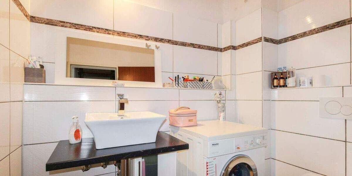 Ideal fu?r Familien - Vollsta?ndig renoviert & energieeffizient! 6 zimmer