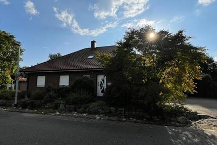 Lichtdurchflutetes Einfamilienhaus mit Kamin und Garten zimmer