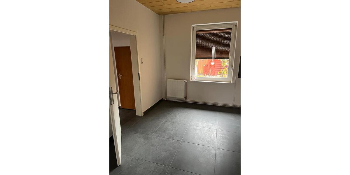 Erdgeschoßwohnung Delmenhorst - 3 Zimmer, 90 m&sup2;, 1.100&euro; | Angebot:26183824