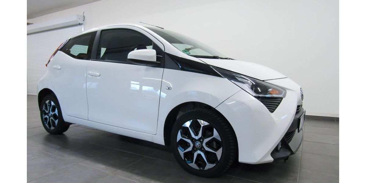 Toyota Aygo (X) 79.900 km 11.890 &euro; Oldenburg 26125