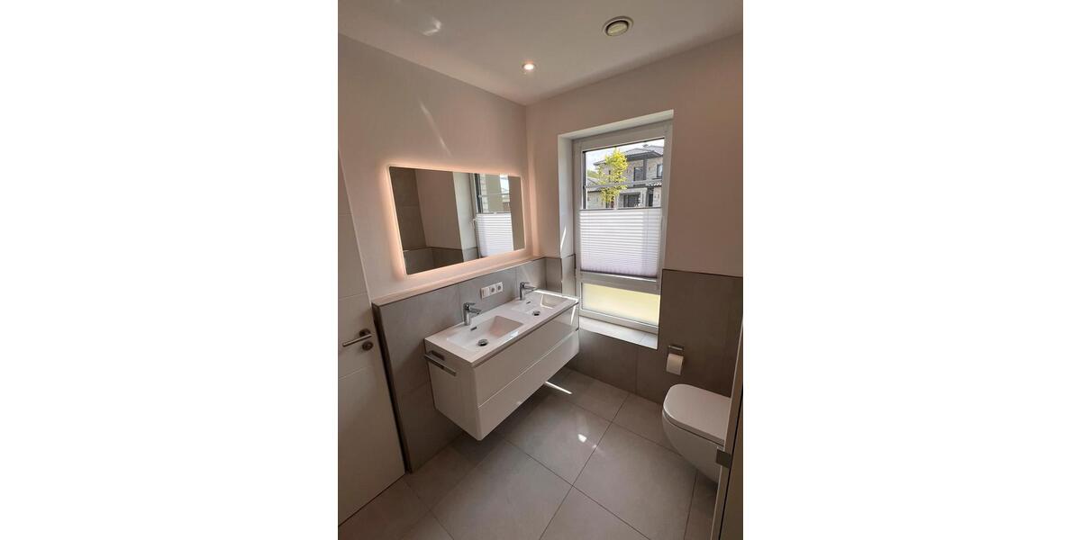 Moderne helle 3-Zimmerwohung, Terrasse, Einbauküche und Carport 3 zimmer