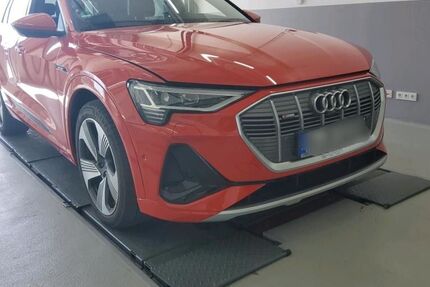Audi e-tron 51.313 km 32.990 &euro; Rastede/ Wahnbek 26180