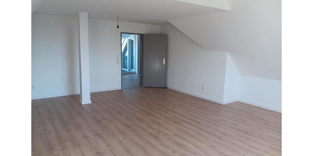 Dachgeschoßwohnung Ganderkesee - 1 Zimmer, 90 m&sup2;, 850&euro; | Angebot:25256957