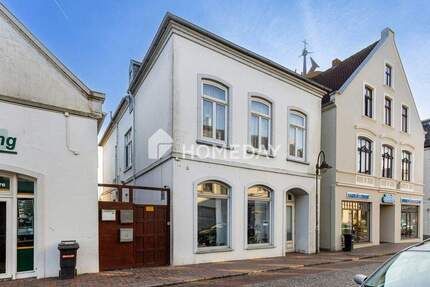 Schmuckstück mit Altbau-Charm mit praktischer Einliegerwohnung & Carports in zentraler Lage | Brake 7 zimmer