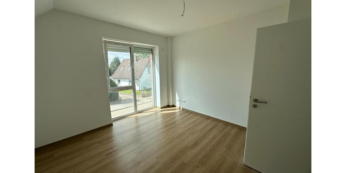 Doppelhaushälfte Varel - 3 Zimmer, 89 m&sup2;, 950&euro; | Angebot:24655256