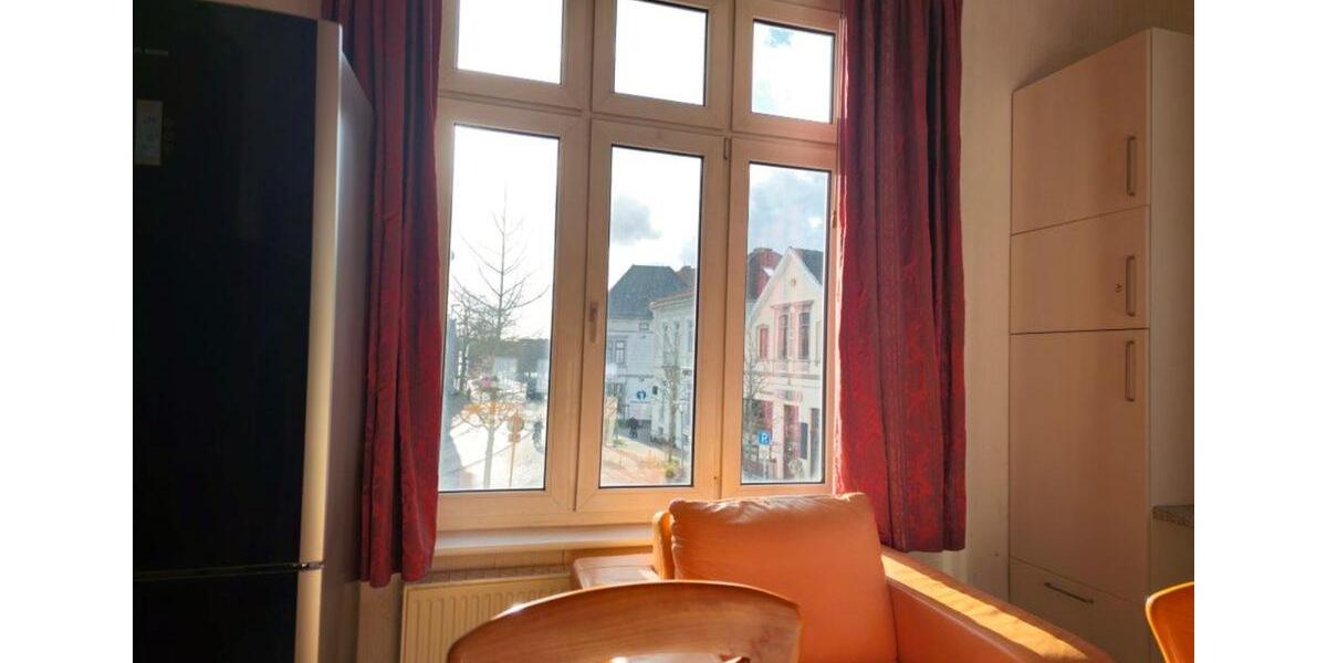 Schön möblierte Wohnung mit Wintergarten, Terrasse und Stellplatz 4 zimmer