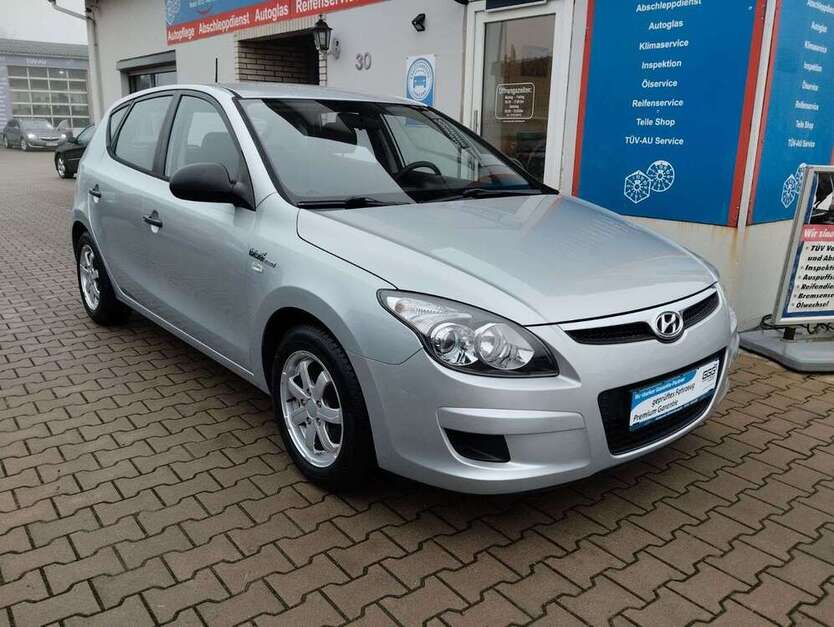 i30