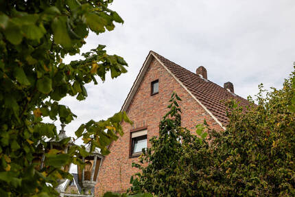 *** bezaubernder GARTEN - GARAGE - EFH mit POTENZIAL - OG und EG getrennt NUTZBAR *** 5 zimmer