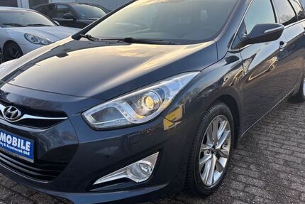 Hyundai i40 177.000 km 8.399 &euro; Oldenburg 26129