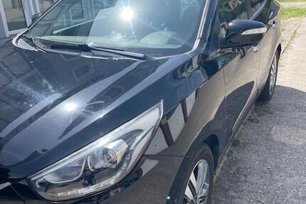 Hyundai ix35 180.000 km 9.990 &euro; Oldenburg 26123