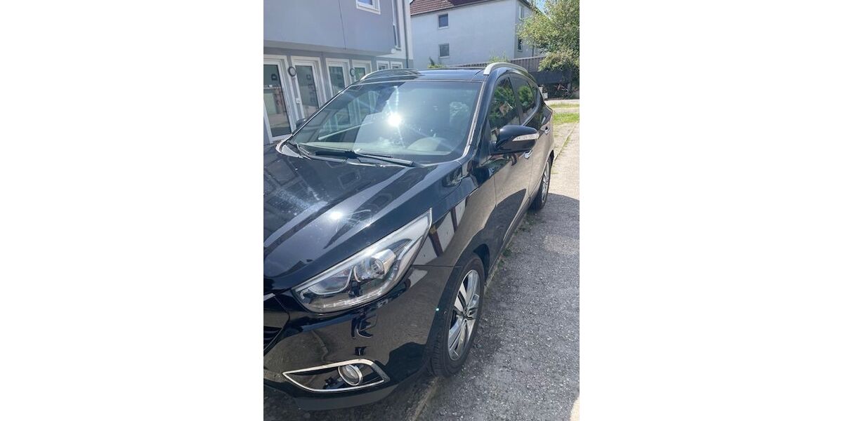 Hyundai ix35 180.000 km 9.990 &euro; Oldenburg 26123