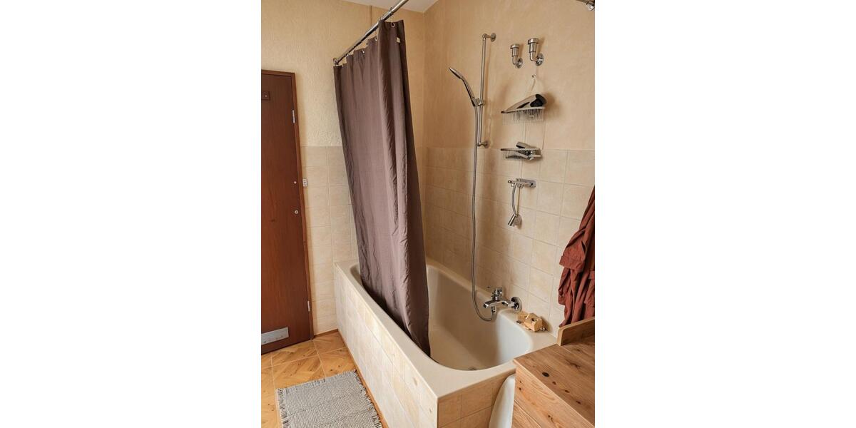 Dachgeschoßwohnung Schwanewede - 4 Zimmer, 135 m&sup2;, 151.000&euro; | Angebot:25124161