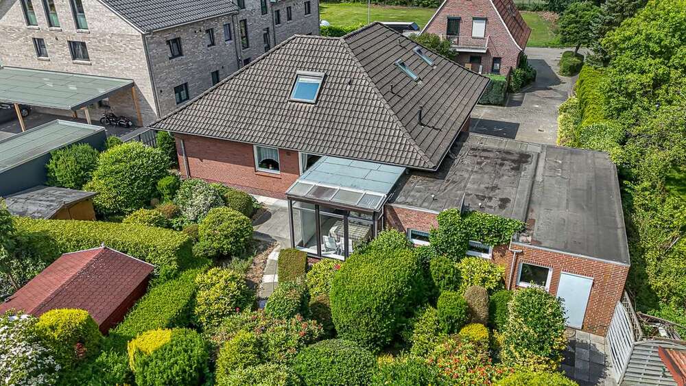 Haus zum Kaufen in Rastede 380.000 € 185.97 m² 5 zimmer