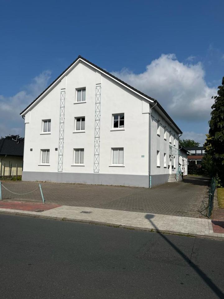 Varel-Stadt - Große,helle 3,5 Zimmer-Dachgeschoßwohnung mit Balkon (75m²)