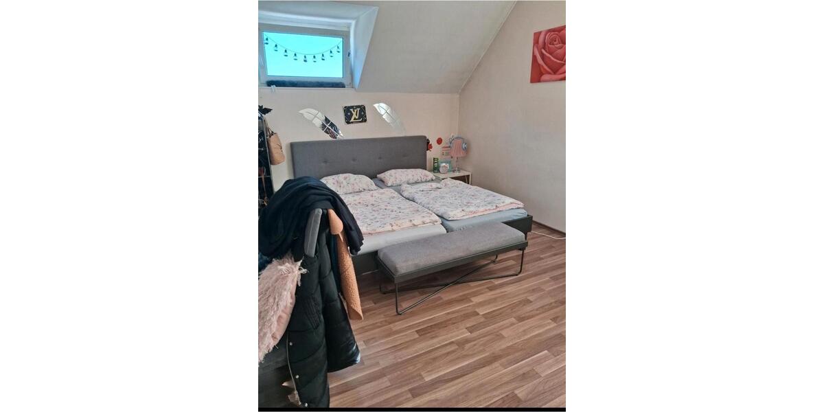 Dachgeschoßwohnung Delmenhorst Bungerhof - 4 Zimmer, 100 m&sup2;, 1.100&euro; | Angebot:26276110