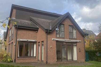 Haus zum Kaufen in Oldenburg 499.000 € 185 m² 7 zimmer