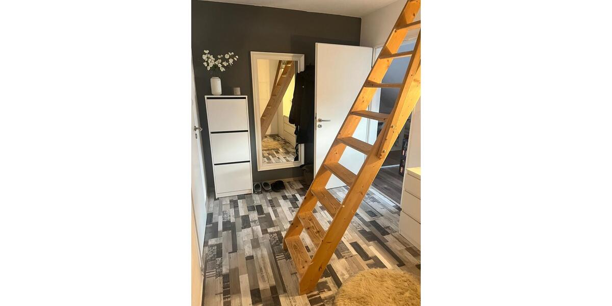 Dachgeschoßwohnung Schwanewede - 3.5 Zimmer, 120 m&sup2;, 900&euro; | Angebot:25368322