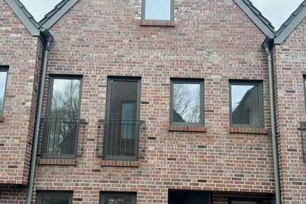 Haus Edewecht / Friedrichsfehn Friedrichsfehn - 6 Zimmer, 122 m&sup2;, 1.710&euro; | Angebot:25017330