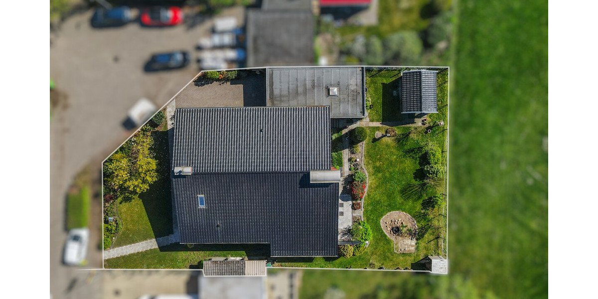 Ganderkesee-Schierbrok Renoviertes Einfamilienhaus in Feldrandlage mit Keller, Garage und EBK - Einfamilienhaus Ganderkesee | Angebot:26366702