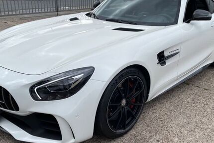 Mercedes AMG GT R