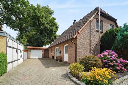 Charmantes Einfamilienhaus auf großzügigem Eckgrundstück