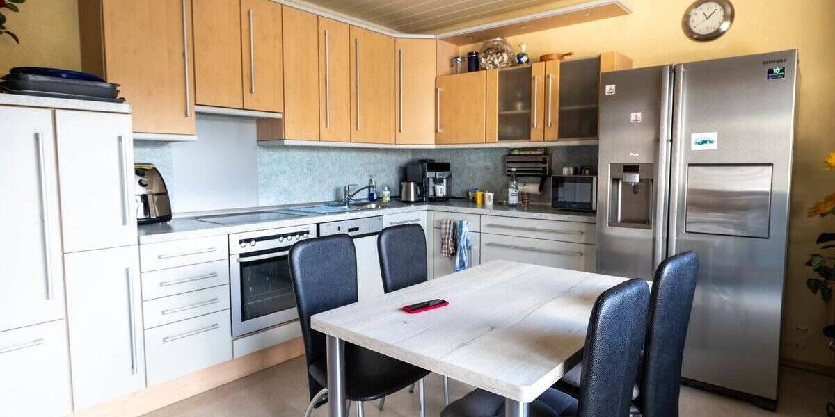 *** ZWEIFAMILIENHAUS in TOP LAGE mit TOP ZUSTAND und MODERNISIERTEM DACH *** 5 zimmer