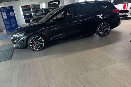 Ford Focus 83.000 km 20.000 &euro; Oldenburg 26125